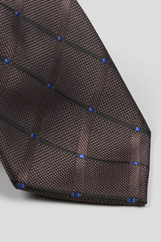 Braon karo kravata